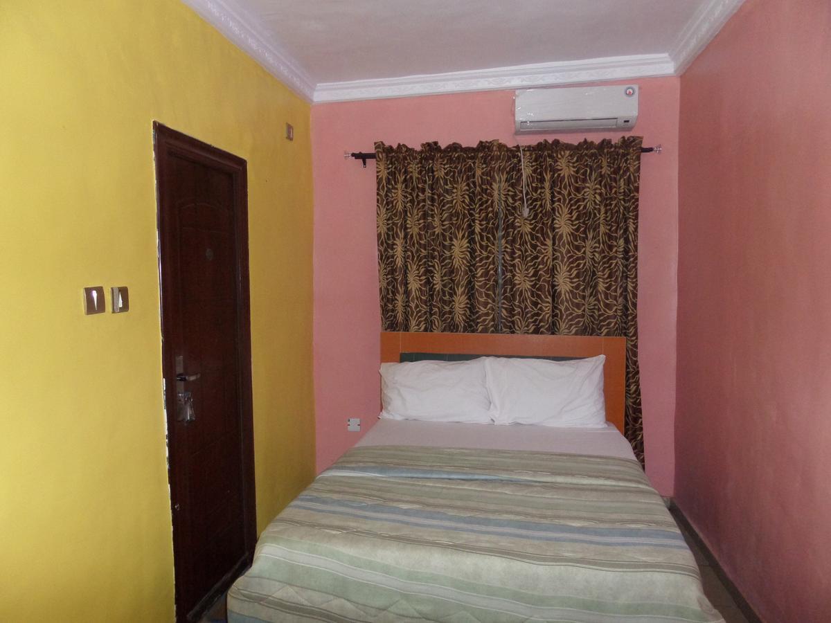 De-Zone Hotel Ikotun Εξωτερικό φωτογραφία